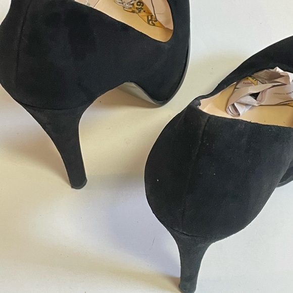 GUESS Black Suede Pumps - Picture 5 of 8